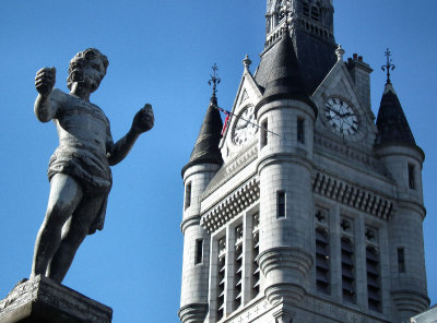 statue opposite Town House