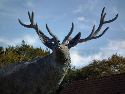 Fochabers_Baxters factory_royal stag head statue