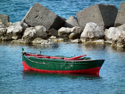 Falcone Baja dinghy and breakwater