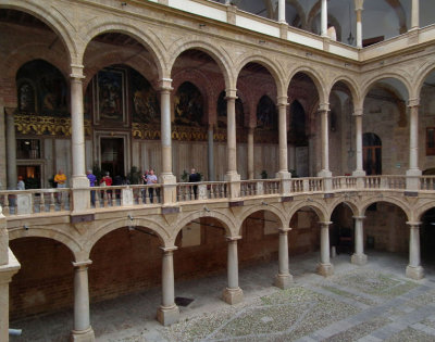 Interior courtyard by Royal Palatine chapel