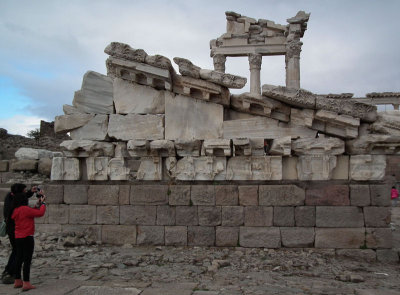 Temple of Trajan_Pergamon