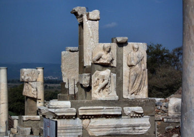 Ephesus_memorial of Memius