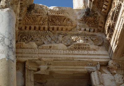  Ephesus_Library of Kelsou_central entrance
