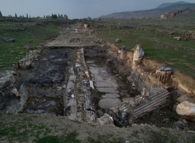 Hieropolis_recently excavated colonnaded road