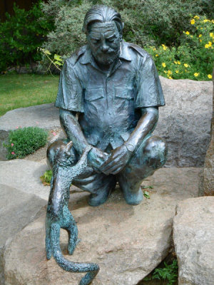 Gerald Durrell statue at wildlife park