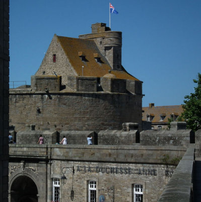 city walls view to Duchess Annes castle