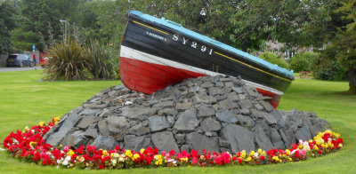 Lewis_Stornoway_dinghy flower display