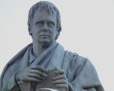 Sir Walter Scott memorial statue