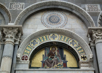 Cathedral frontage details
