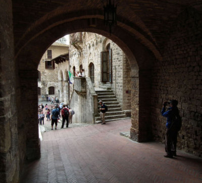 Archway into Cistern Piazza