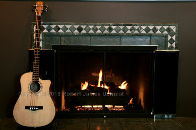 Fender CE100B Acoustic Bass Fireplace.jpg