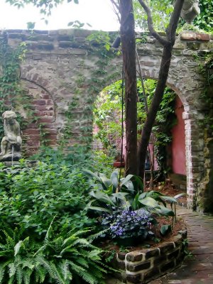 doors, gates & walls (24)