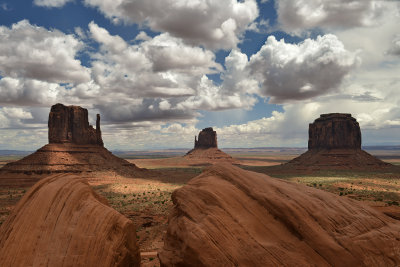 AZ - Monument Valley Mittens 1.jpg