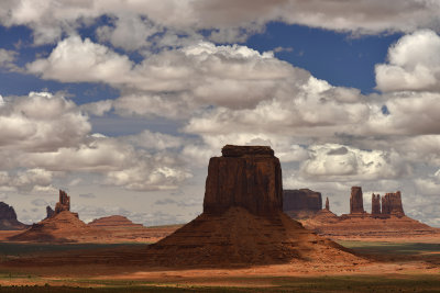 AZ - Monument Valley Mittens 2.jpg
