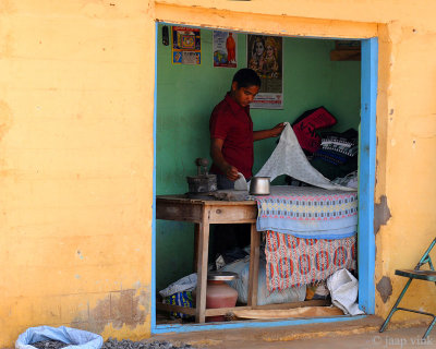 Roadside laundry service