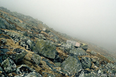 Former burial ground on Sivuqaq Mountain slope - Oude begraafplaats op berghelling