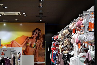 Lady store DSC_0098xpb