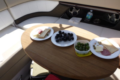 2012 Regal 24 Fasdeck