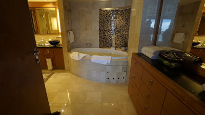 Bathroom suite V