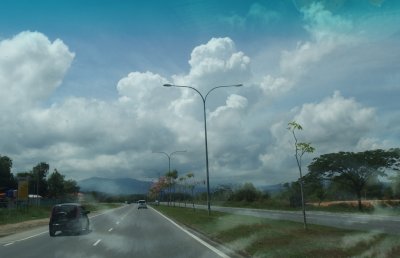 Leaving Kota Kinabalu (shot through the windscreen)