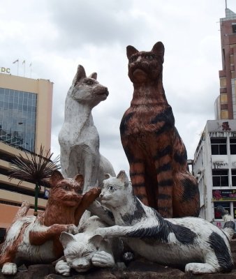 Kuching, cat statue
