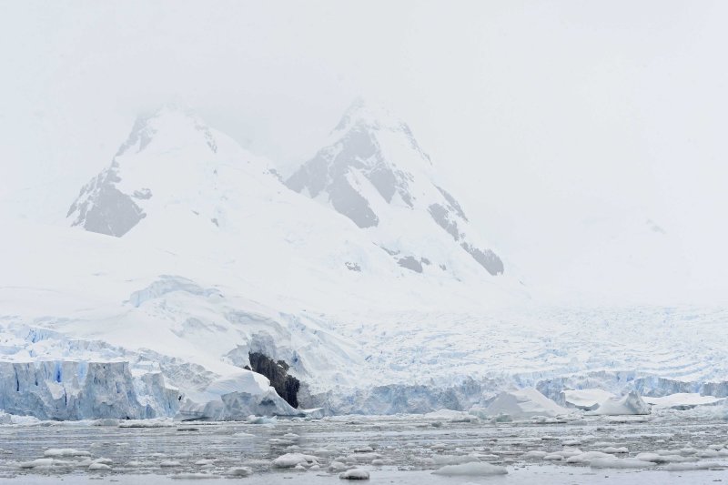 Snowy Mountains in Cerva Cove