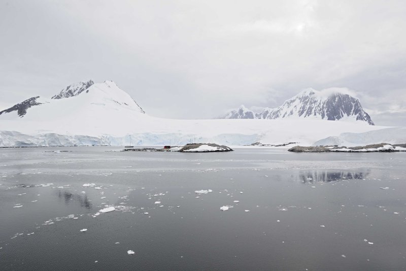Mountains & Glaciers - Port Lockroy
