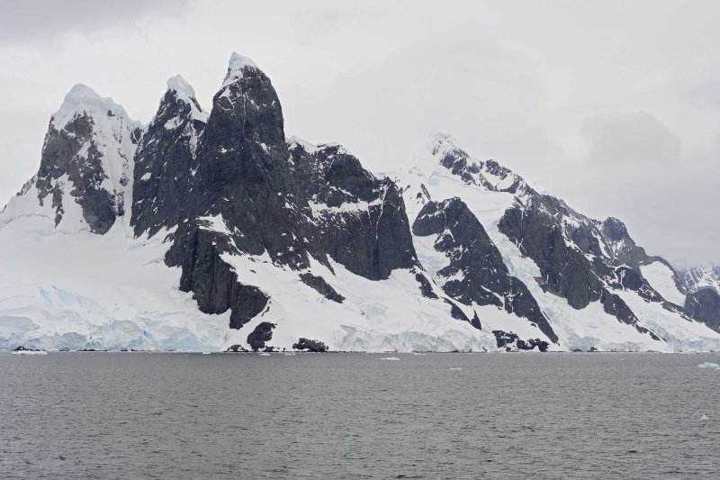 Mountains & Glaciers along the Butler Passage