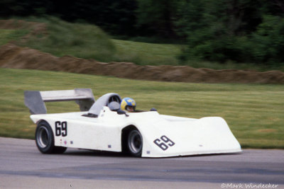 ...Chevron B27  - Hart L4 