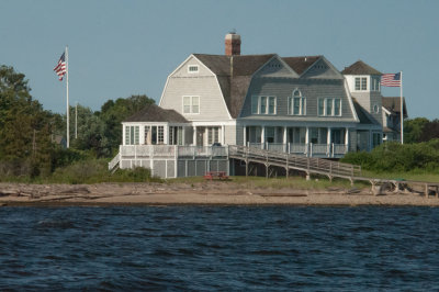 House along the Connecticut River - 20150716-081023-_D3D8311.jpg