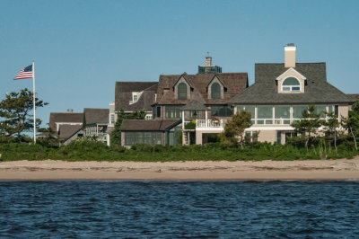 House along the Connecticut River - 20150716-081421-_D3D8317.jpg