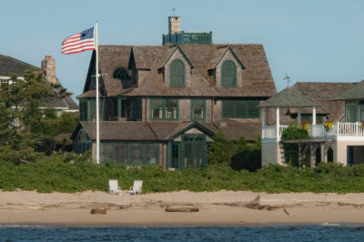 House along the Connecticut River - 20150716-081451-_D3D8319.jpg