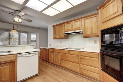 Kitchen_2.jpg