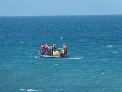 This boat is a little overloaded!