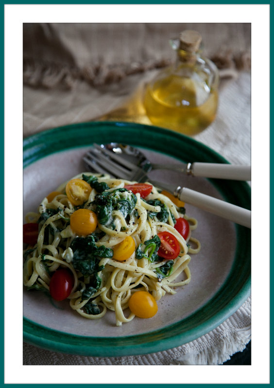 Linguine with Fresh Spinach and Gorgonzola
