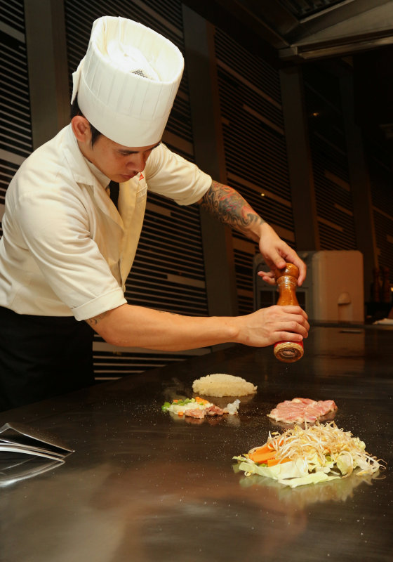 Akira Shangrila Mall Chef.jpg