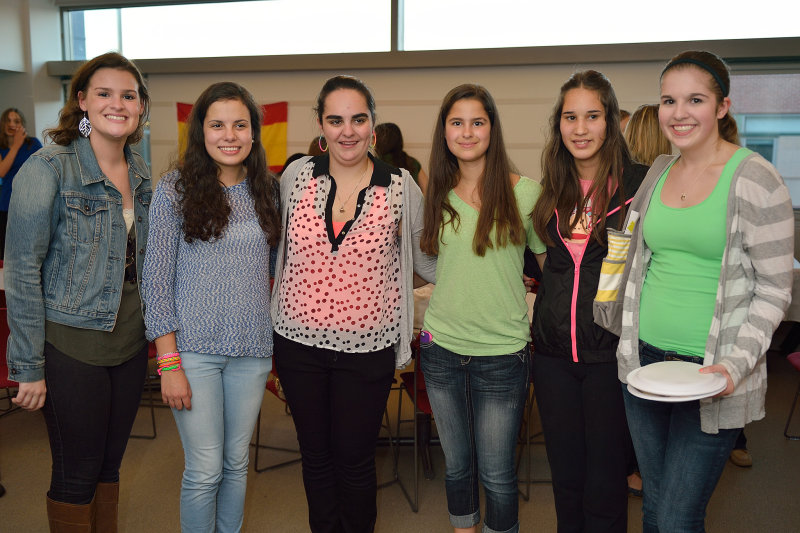 20130926 - LS Spanish Exchange Students Welcome Dinner - 163.jpg