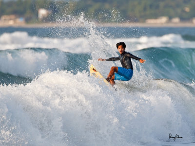 Shooting Info - San Juan, La Union, October 20, 2013, 1D MIV + 500 F4 L IS + 1.4X TC II, 700 mm, f/6.3, ISO 640, 1/1600 sec, 475B/516 support, manual exposure