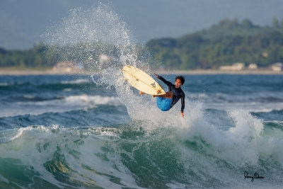More surfing shots with the 5D MIII