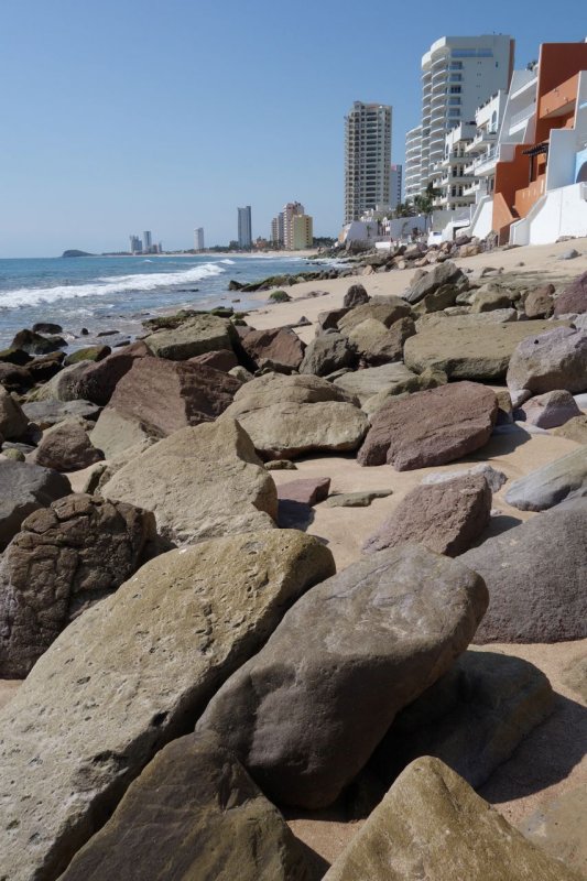 Playa Pato Blanco Rocks