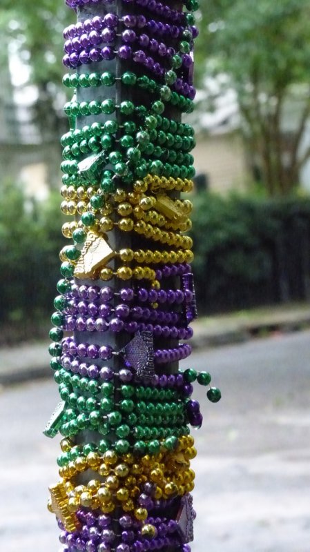 Garden District pole with beads