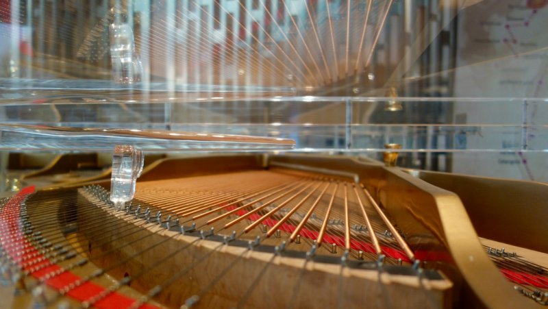 Kochi Marriott Hotel Glass Piano