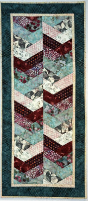 Kims half-hex table runner 1 17 x 40.jpg