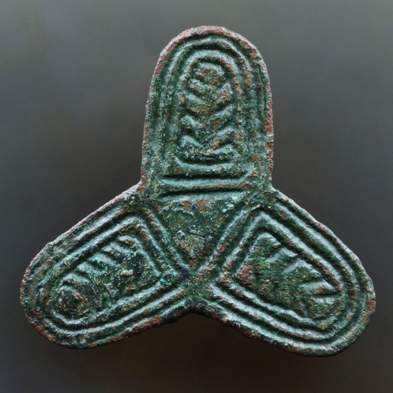 Viking trefoil brooch, 43 mm, Yorkshire, 10th century.
