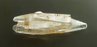 Doubly terminated aragonite crystals to 28 mm. Buckfastleigh, Devon.