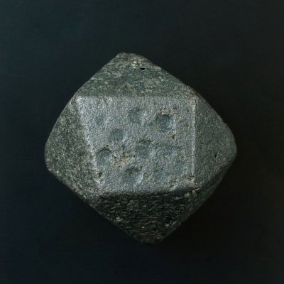 Polyhedral weight, 25 mm, Wychnor near Tamworth, Staffordshire.