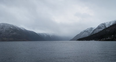 Fjord Solvorn 2.jpg