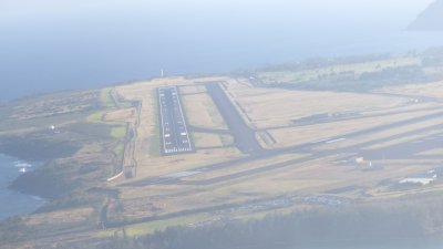 17 - 35 runway at Lihue Airport