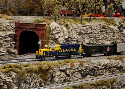 MODEL TRAIN LAYOUT  -  AT THE GREAT SMOKY MOUNTAIN RAILROAD MUSEUM - ISO 3200