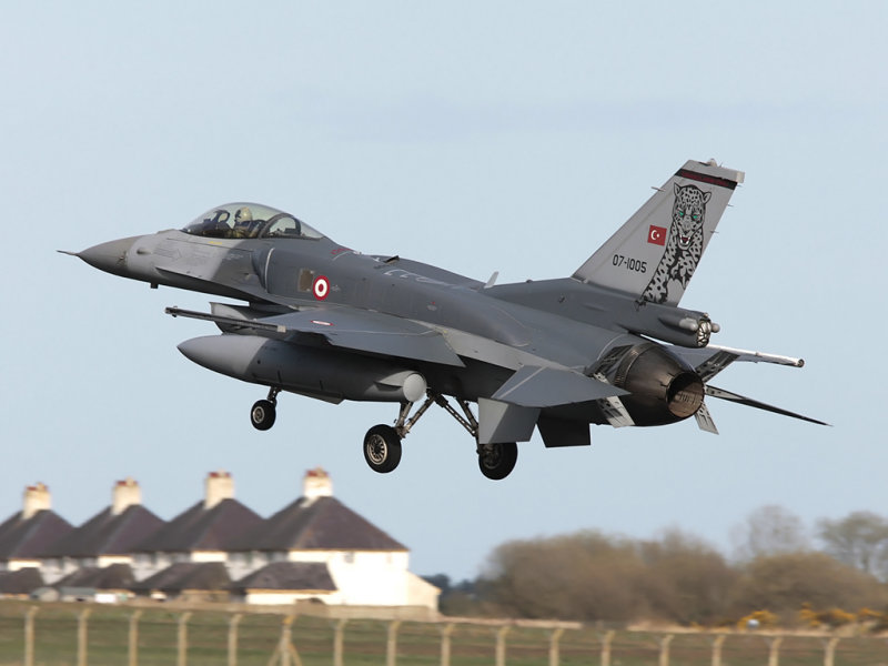 F16C_071005_LMOSmall1.jpg